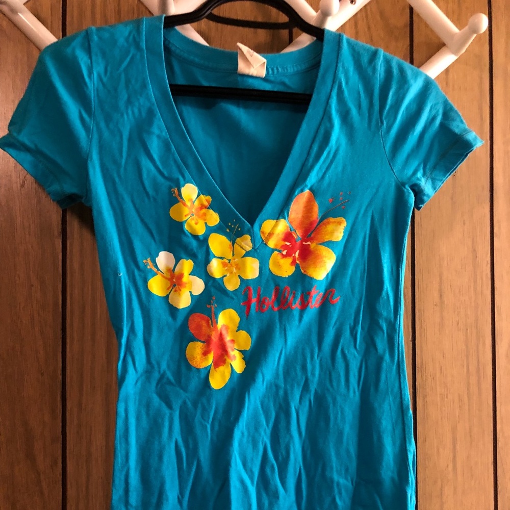Hollister t-shirt